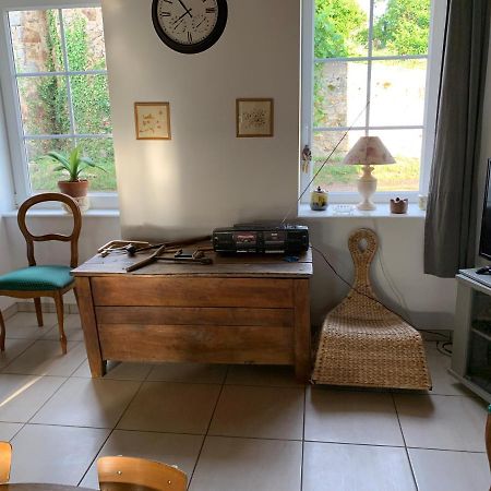 Busset Liages Situe Dans Le Bourbonnais 1 Chambres Lit Double Et Un Clic Clac Екстер'єр фото